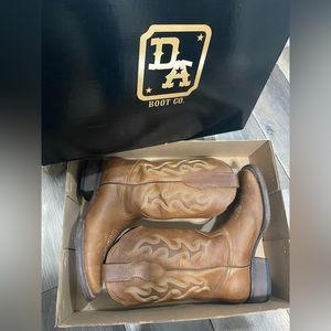 Cowboy boots, almost brand new square toe